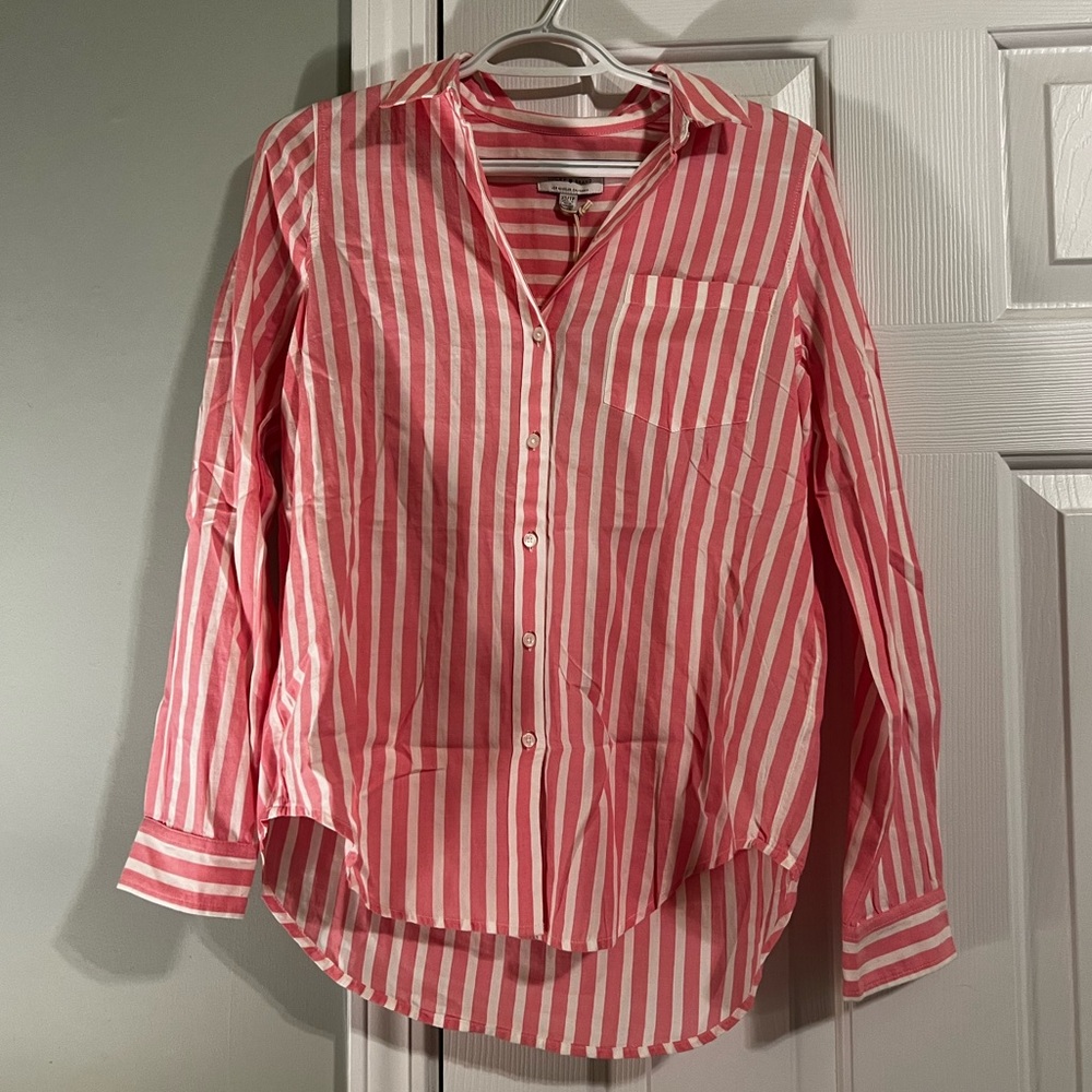 NEW WITH TAGS!!! Pink and white striped button down 💕🤍